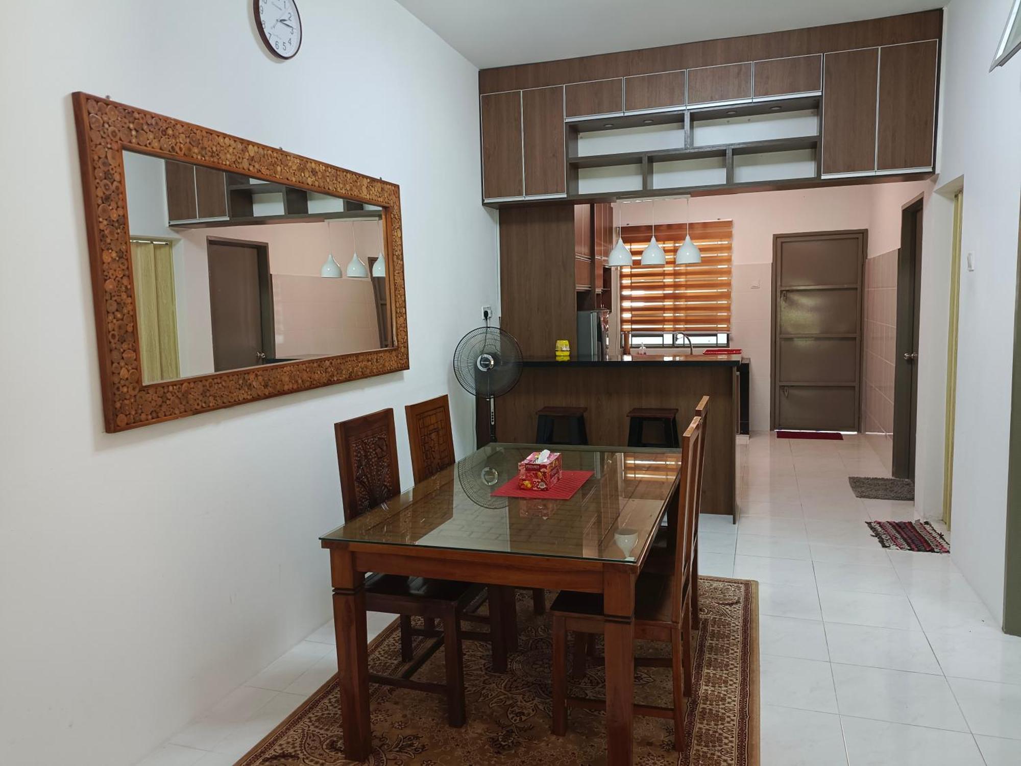 Kayu Cengal Homestay Seri Iskandar Exterior photo